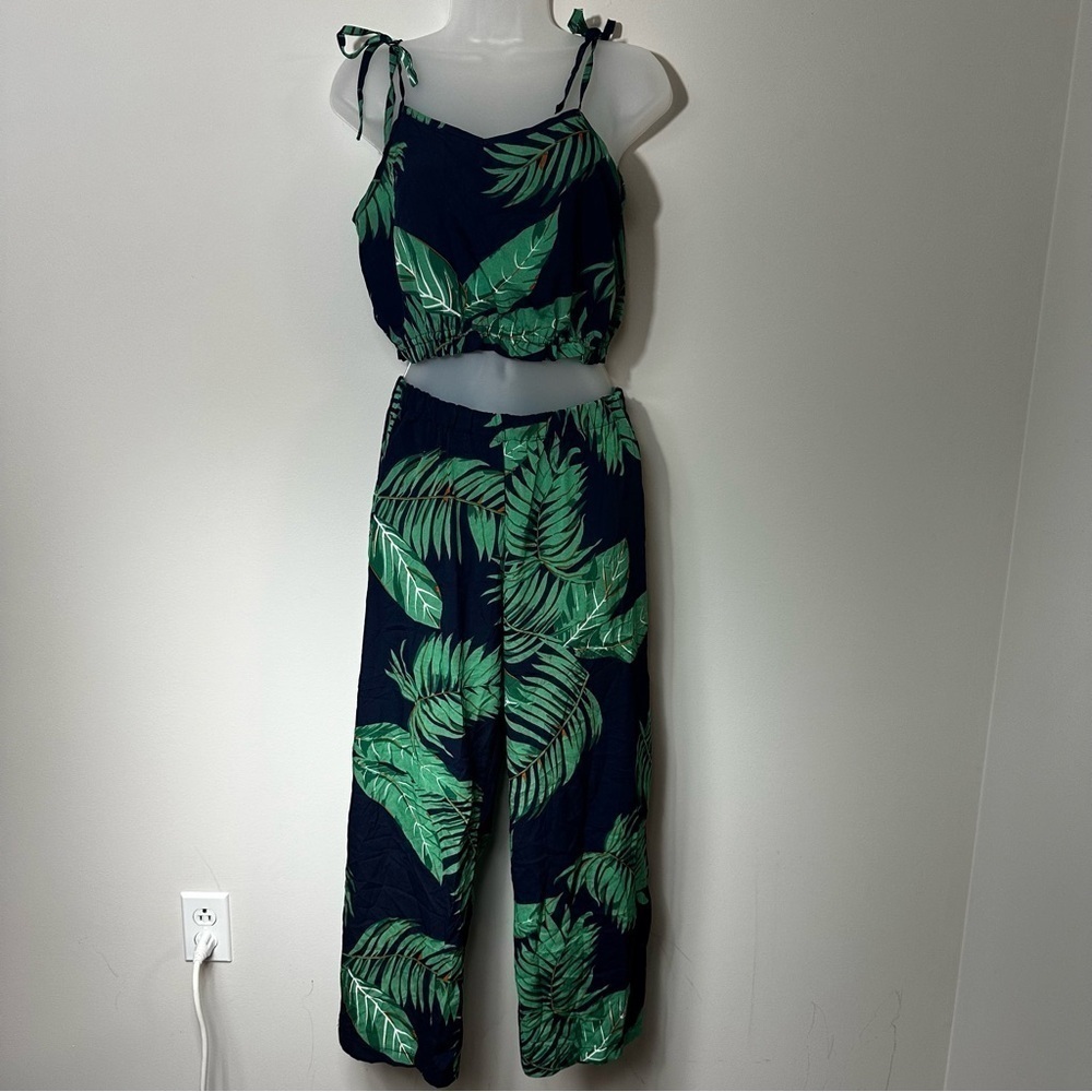 Tropic Pant Set in Size Large